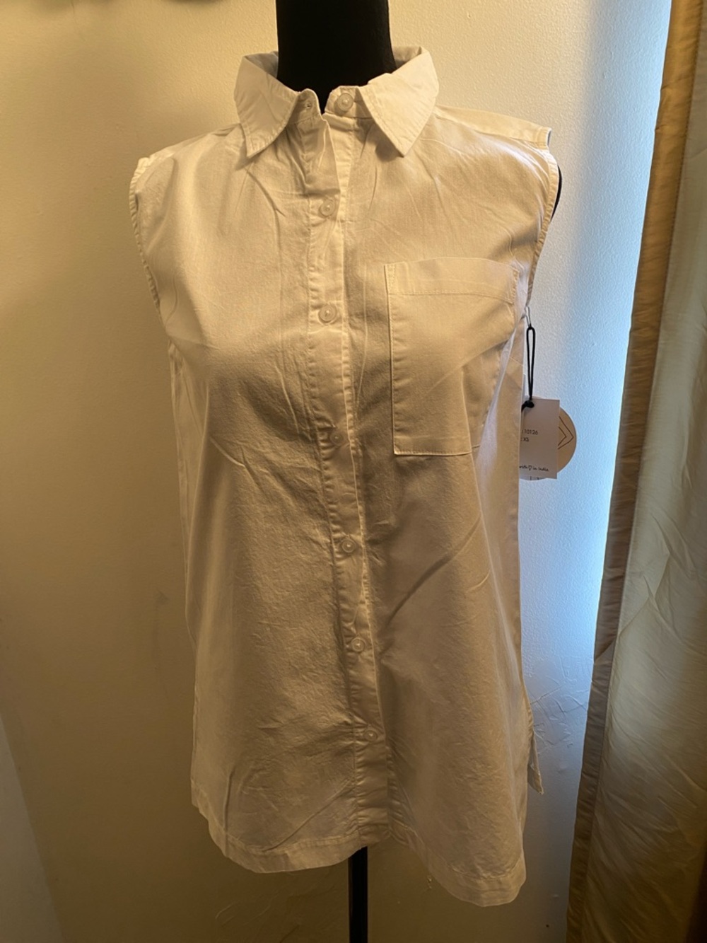 Sleeveless Button-Down Shirt - White